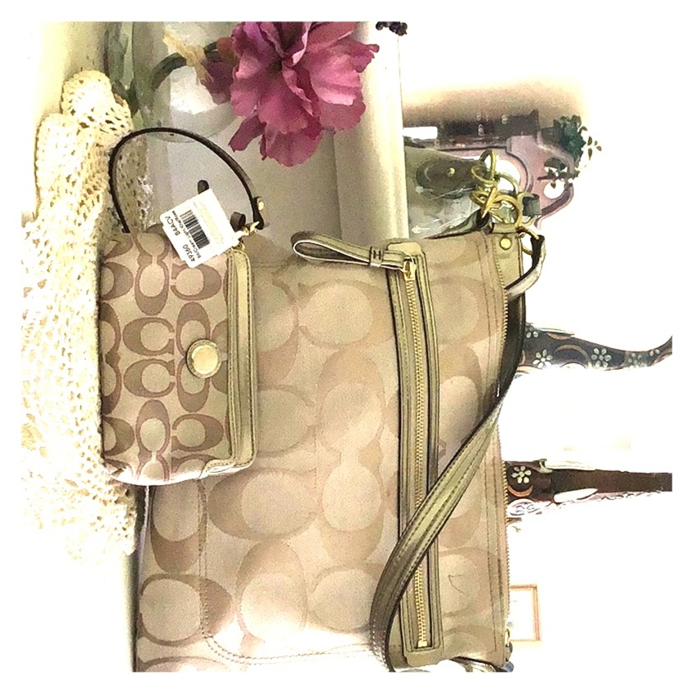 Coach Cross body with wristlet Wallet